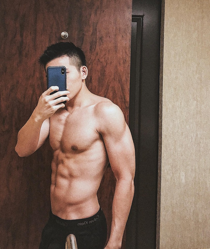 Nam ca sỹ gây sốc với màn khoe thân mừng sinh nhật là ai? - 5