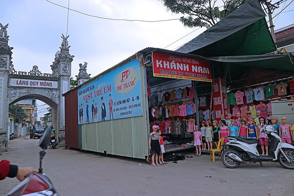 Giật mình hàng trăm "chân dài, da trắng" đứng dọc phố Hà Nội "gọi khách" - 5