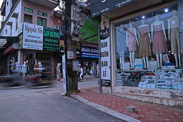 Giật mình hàng trăm "chân dài, da trắng" đứng dọc phố Hà Nội "gọi khách" - 7