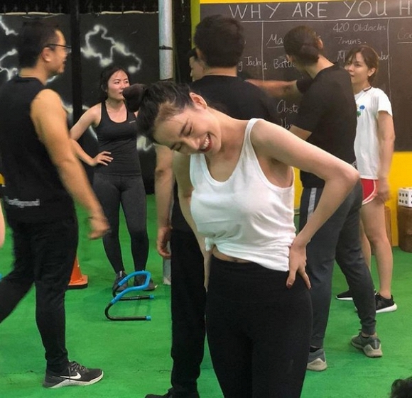 Nhã Phương bị soi vòng 1 &#34;bất thường&#34; khi khoe ảnh đi tập gym - 3