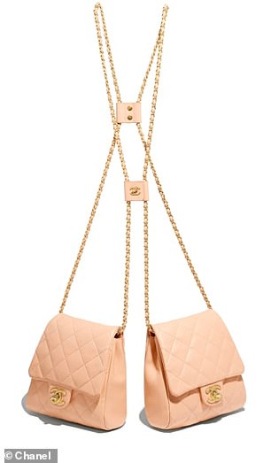 Chanel lăng xê xu hướng túi theo cặp gây sốt - 4