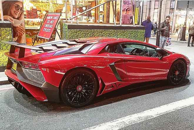 Chiêm ngưỡng siêu xế Lamborghini Aventador SV phủ 2 triệu viên pha lê Swarovski - 2