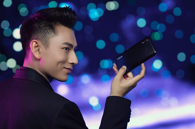 Realme 3 chính thức ra mắt, cấu hình &#34;cực khủng&#34; khiến bạn không rời mắt - 1