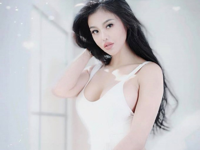 ”Hoa hậu ăn chơi nhất Sài Gòn”, Thanh Bi,... nói gì về mốt không nội y đời thường