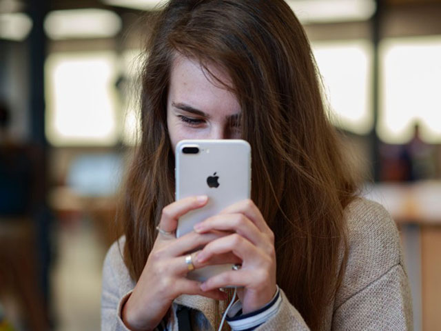 Thời trang Hi-tech - Thương hiệu Apple đang ngày càng in sâu trong lòng giới trẻ