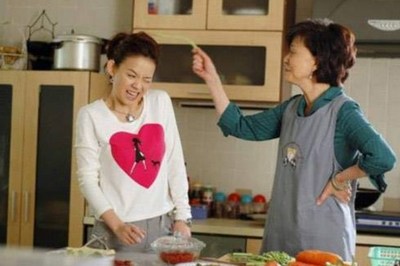 Không chịu nổi mẹ chồng, con dâu bật tanh tách, còn đòi ly hôn - 1