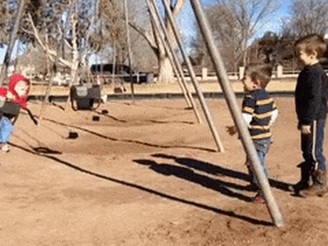 Tranh vui - Khoảnh khắc hài hước khó hiểu của hội trẻ con