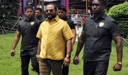 5 "Phúc XO Ấn Độ" với sở thích đeo vàng khắp người - 2