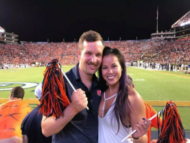 Thể thao - VĐV gãy đôi 2 chân quyết giải nghệ: Bất ngờ lên "xe hoa" với bạn trai