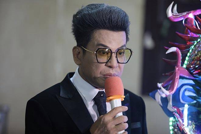 Trèo cây, đu cột để giành chỗ livestream trong lúc chôn cất linh cữu cố NS Anh Vũ - 4