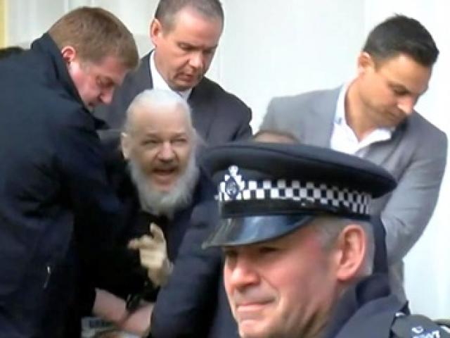 Thế giới - Vì sao nơi che chở ông chủ Wikileaks suốt 7 năm bỗng quay ra hắt hủi?