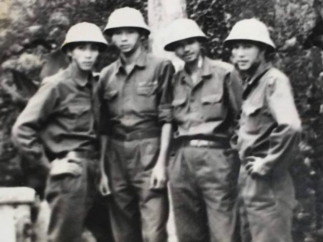 Đời sống Showbiz - Lương Bổng bất ngờ chia sẻ hình ảnh trong quân ngũ của "Ngọc Hoàng" Quốc Khánh