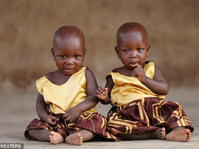 Bạn trẻ - Cuộc sống - Kì lạ ngôi làng có nhiều cặp sinh đôi nhất thế giới