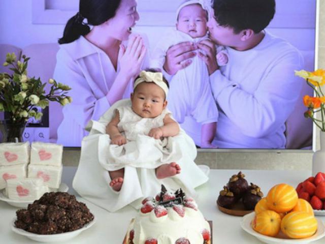 Thế giới - Bé gái vừa sinh ra đã trở thành trẻ 2 tuổi