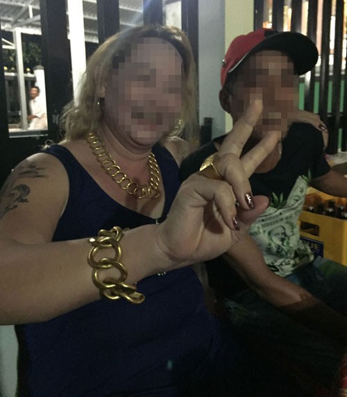 Bi hài chuyện khoe của - 1