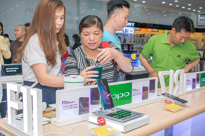 OPPO F11 Pro lập kỷ lục đặt hàng trong phân khúc 8 triệu - 2