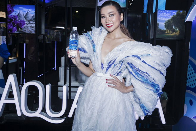 Vừa làm vedette, vừa hóa nữ hoàng thảm đỏ Aquafina VIFW: Chỉ có thể là Thanh Hằng! - 2