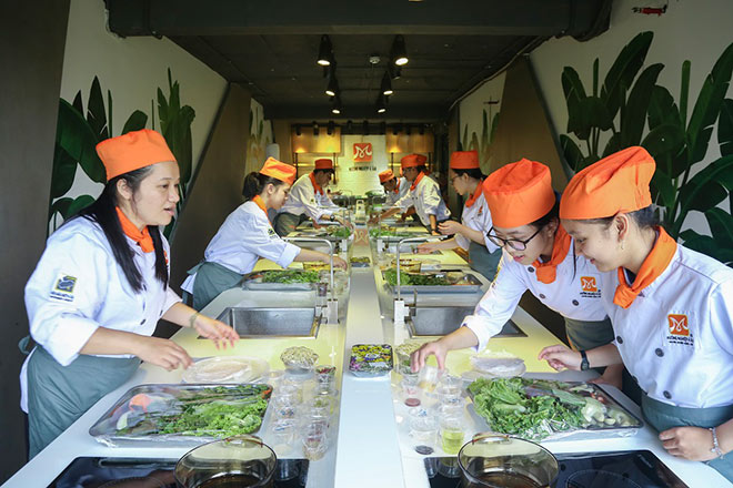Cùng học sinh trường THPT chuyên Bảo Lộc trải nghiệm các nghề F&B - 2