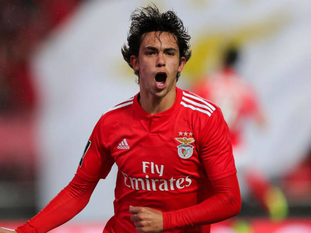 Bóng đá - “Thần đồng” 19 tuổi gây choáng châu Âu khiến MU, Real thèm muốn là ai?