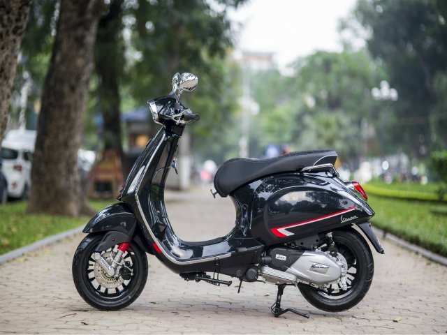 Tuyệt đẹp 2019 Vespa Sprint S đen bóng, Honda SH Mode ghen tị