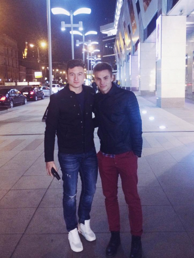 Đặng Văn Lâm gặp lại em trai tại Thái Lan sau hơn một năm xa cách - 1