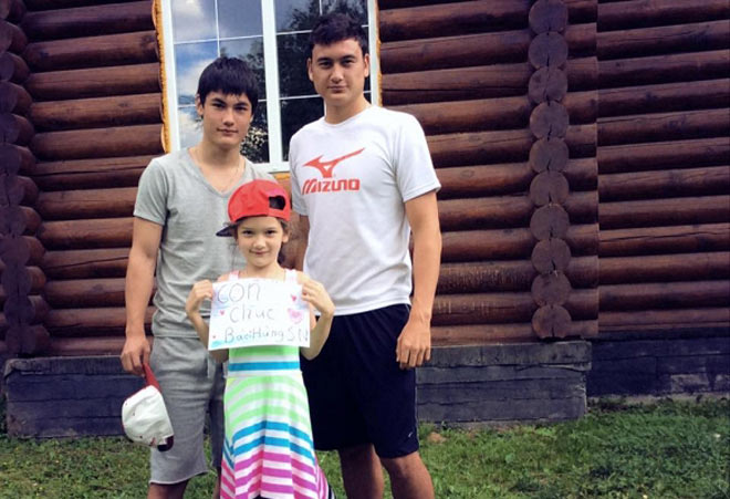 Đặng Văn Lâm gặp lại em trai tại Thái Lan sau hơn một năm xa cách - 4