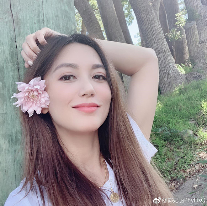 "Mẹ Trương Vô Kỵ" sắp 50 vẫn đẹp như gái son nhờ bí quyết ăn ngon - 5