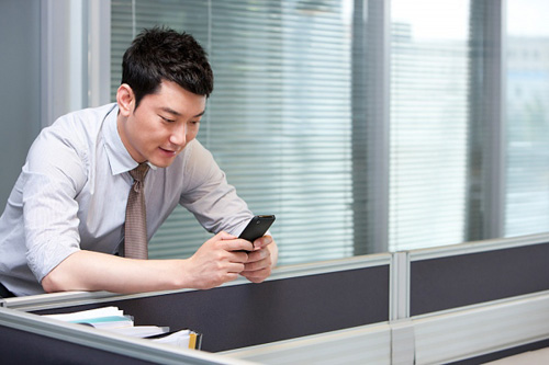 Đang hàn gắn hôn nhân chồng vẫn nhắn tin "tâm sự trong sáng" với bồ cũ già - 1