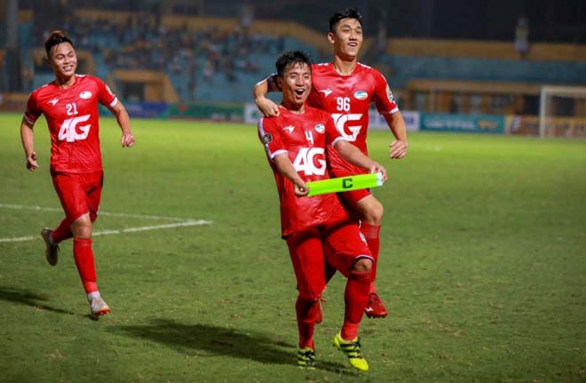 SAO sáng nhất vòng 5 V-League: &#34;Cơn lốc&#34; Văn Toàn bùng nổ - 2