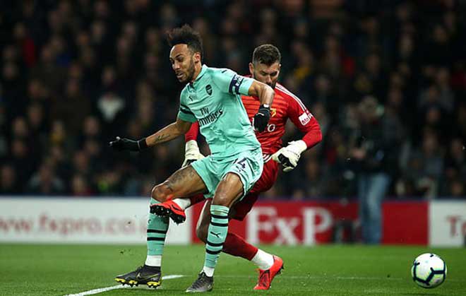 Watford - Arsenal: Món quà khó tin, thẻ đỏ vô duyên - 1