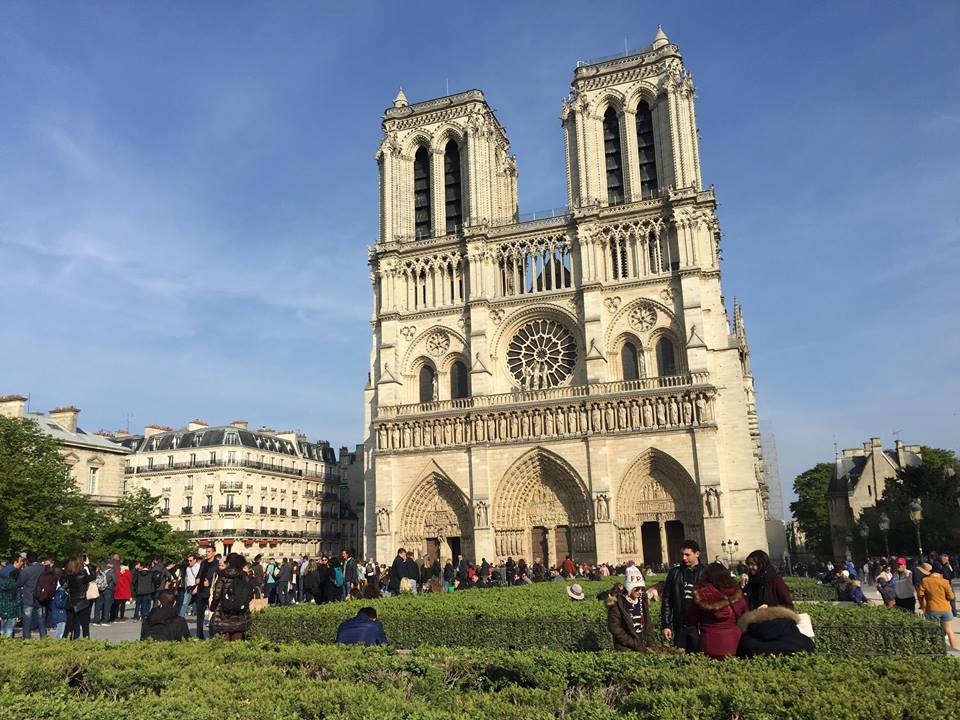 Nhà thờ Đức Bà Paris 15 phút trước khi bị ngọn lửa thiêu rụi - 4
