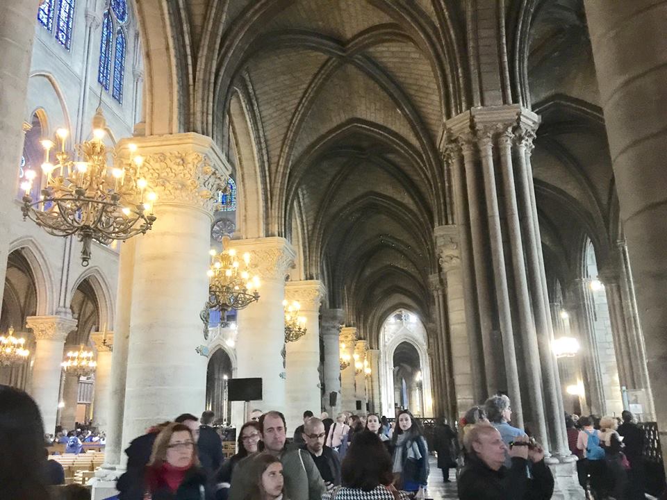 Nhà thờ Đức Bà Paris 15 phút trước khi bị ngọn lửa thiêu rụi - 3