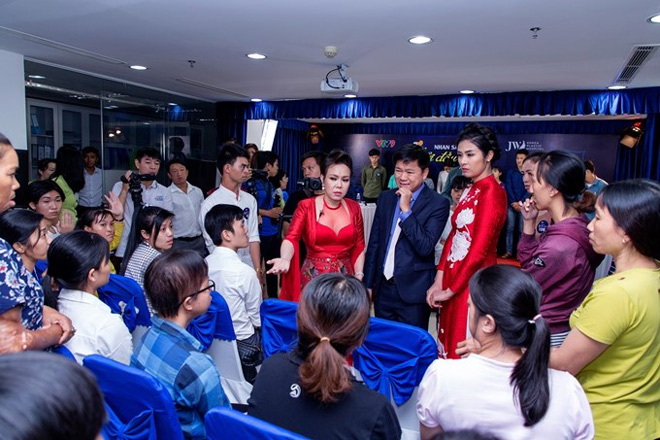 Việt Hương xin tăng tài trợ gấp 5 để những thí sinh khiếm khuyết được phẫu thuật miễn phí - 2