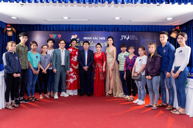 Việt Hương xin tăng tài trợ gấp 5 để những thí sinh khiếm khuyết được phẫu thuật miễn phí - 4