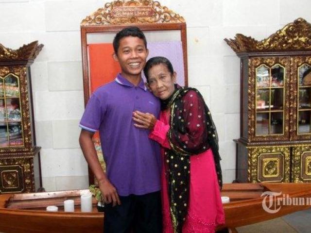 Bạn trẻ - Cuộc sống - Sau 2 năm lấy chồng 16 tuổi, bà lão U70 thường đến phòng khám vì kiệt sức