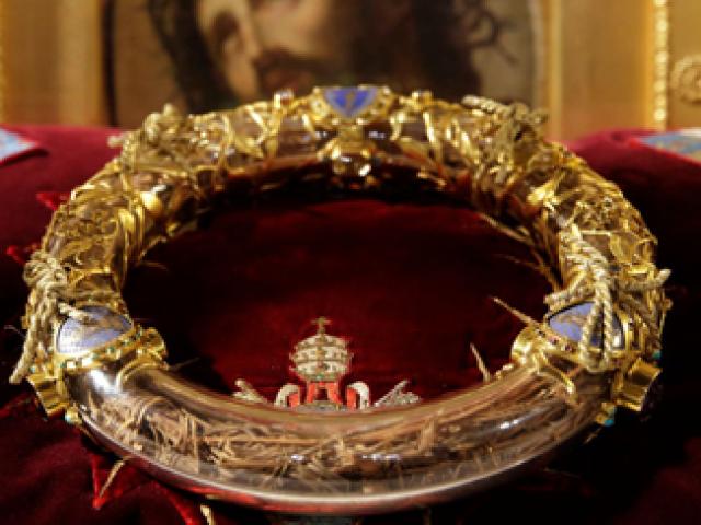 Thế giới - Bảo vật trong Nhà thờ Đức bà từng ở trên đầu Chúa Jesus khi bị đóng đinh?