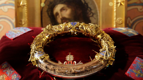 Bảo vật trong Nhà thờ Đức bà từng ở trên đầu Chúa Jesus khi bị đóng đinh? - 1
