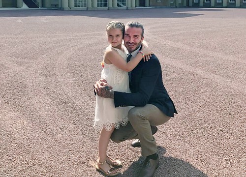 Cuộc sống quý tộc phủ kín hàng hiệu của con gái út nhà Beckham - 3