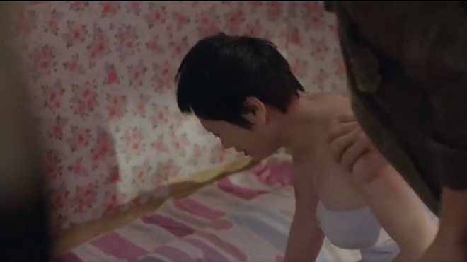 Em gái Công Lý bị cưỡng bức tập thể gây sốc trong phim giờ vàng - 1