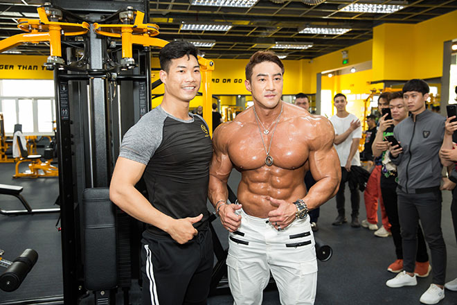 “Quái vật thể hình Hàn Quốc” đến TP.HCM khoe cơ bắp siêu “khủng” - 5