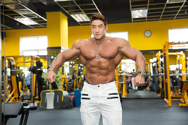 “Quái vật thể hình Hàn Quốc” đến TP.HCM khoe cơ bắp siêu “khủng” - 6