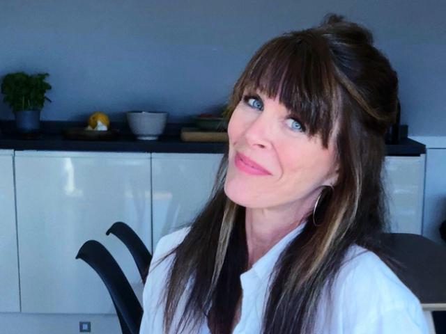 Bạn trẻ - Cuộc sống - Quý bà 56 tuổi: "Chuyện ấy" chỉ tuyệt vời khi mình không xấu hổ