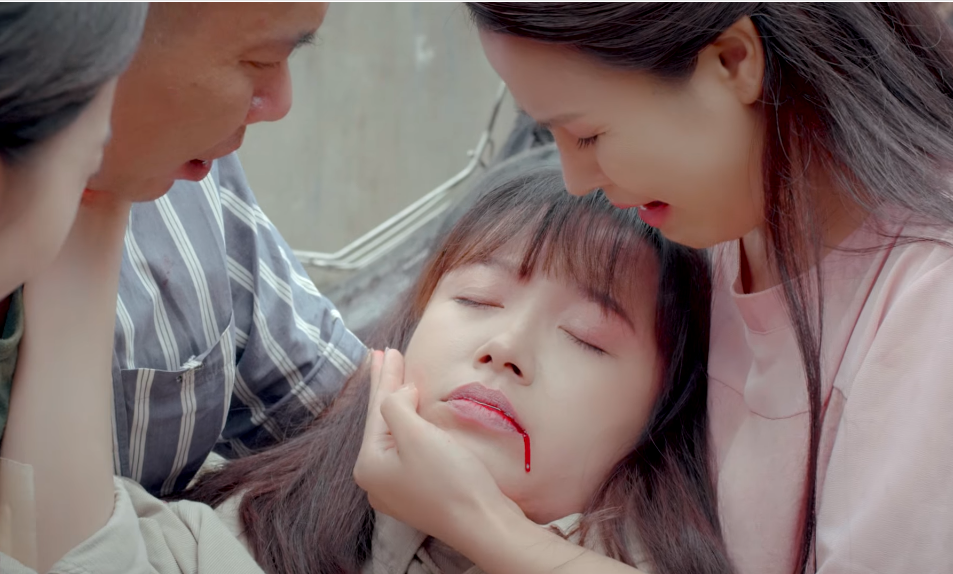 "Những cô gái trong thành phố": Công Lý được khen dù kết phim gây tranh cãi - 4