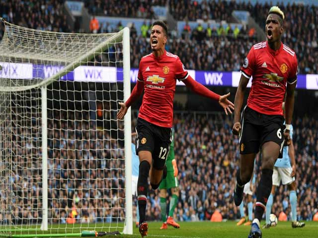MU trước derby Manchester: Thà nhìn Liverpool vô địch còn hơn mất top 4?