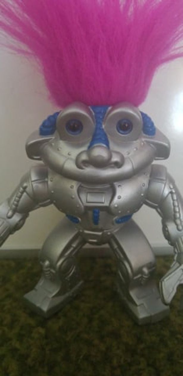 Sau hai năm hẹn hò, chàng trai 29 tuổi quyết cưới robot làm vợ - 3