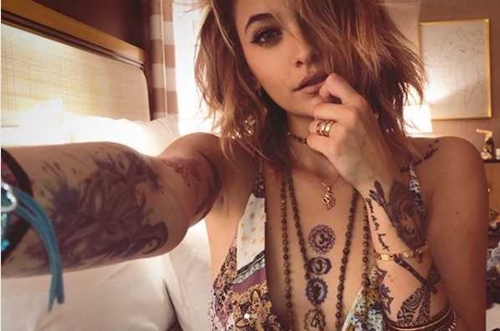 Con gái Micheal Jackson nghiện xăm trổ toàn thân vẫn quyến rũ - 2