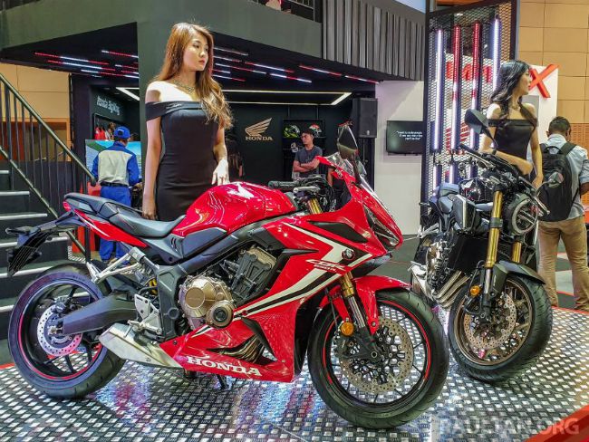 CBR650R có cùng động cơ với người anh em CB650R. Đó là loại động cơ DOHC, 649cc, 16 valve, 4 xy-lanh thẳng hàng và làm mát bằng dung dịch.