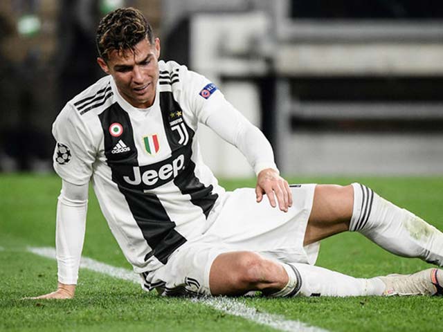 Juventus dừng bước sớm cúp C1: Ronaldo bị tố chê bai đồng đội