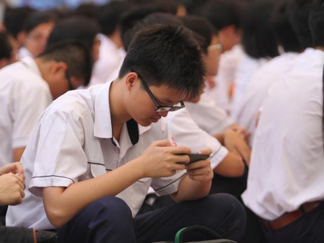 Giáo dục - du học - Smartphone lấy đi tuổi thơ của trẻ
