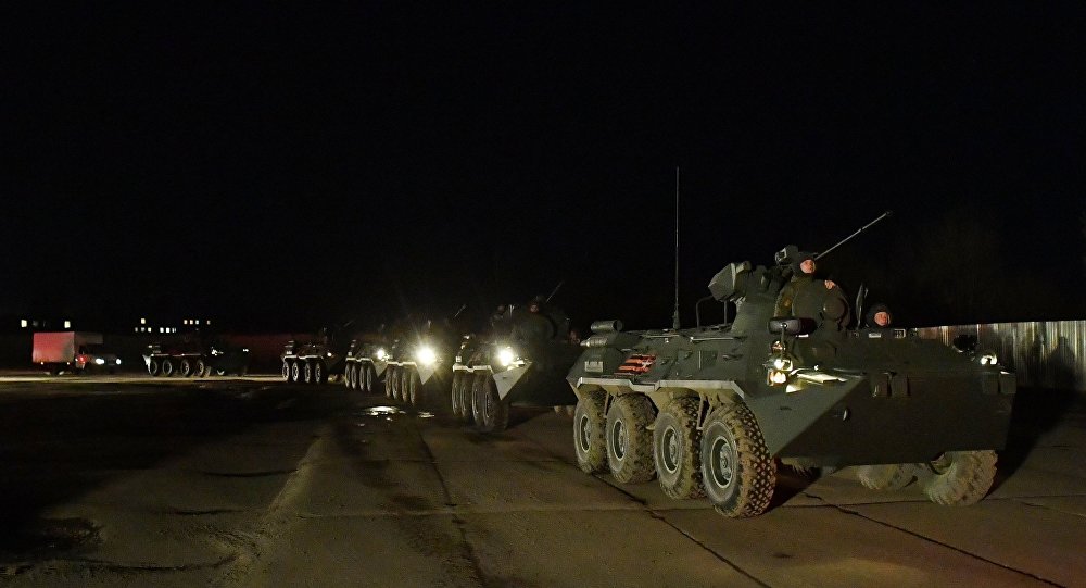 Đoàn xe quân sự Nga “dài vô tận” ùn ùn tiến vào Moscow - 1